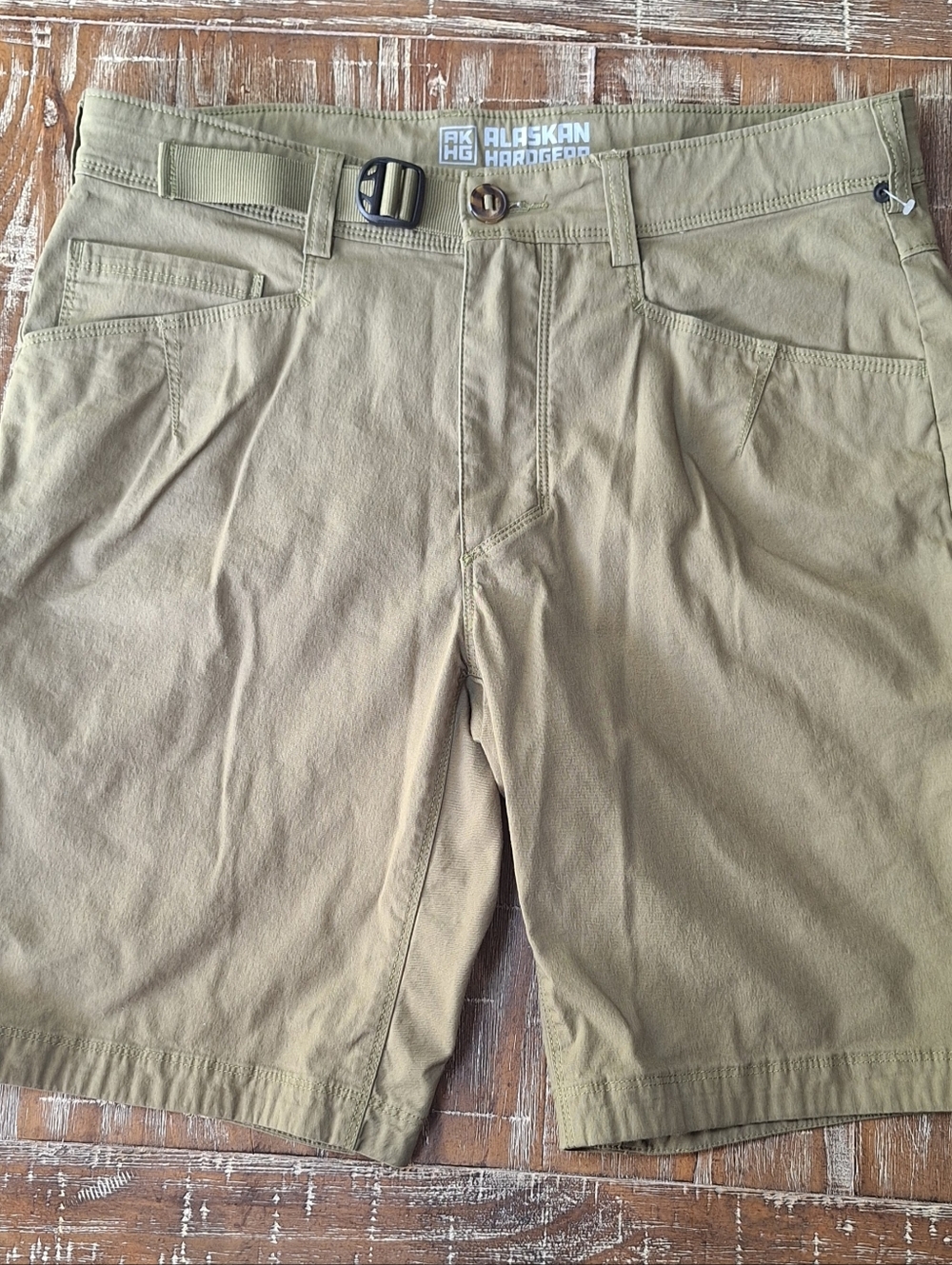 Alaskan Hardgear Men's Cargo Shorts Green Size 32 Outdoors Flat Front Logo